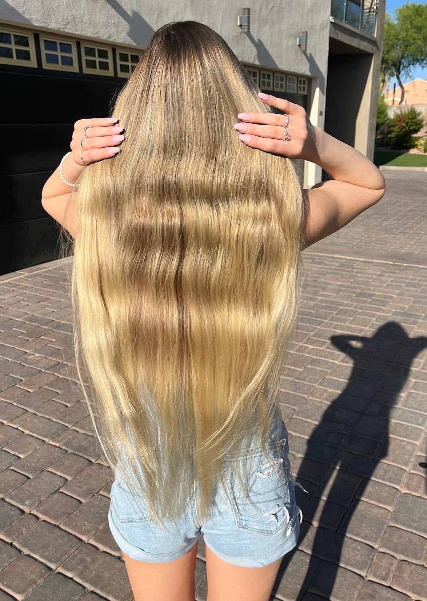 Nina (Blondeslovebalayage)