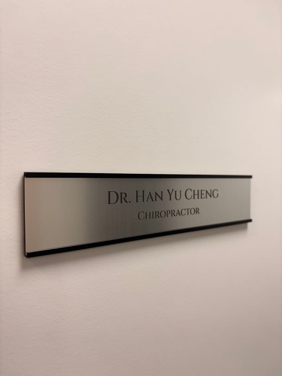 Dr. Han Yu Cheng, D.C., Chiropractor (Henry)