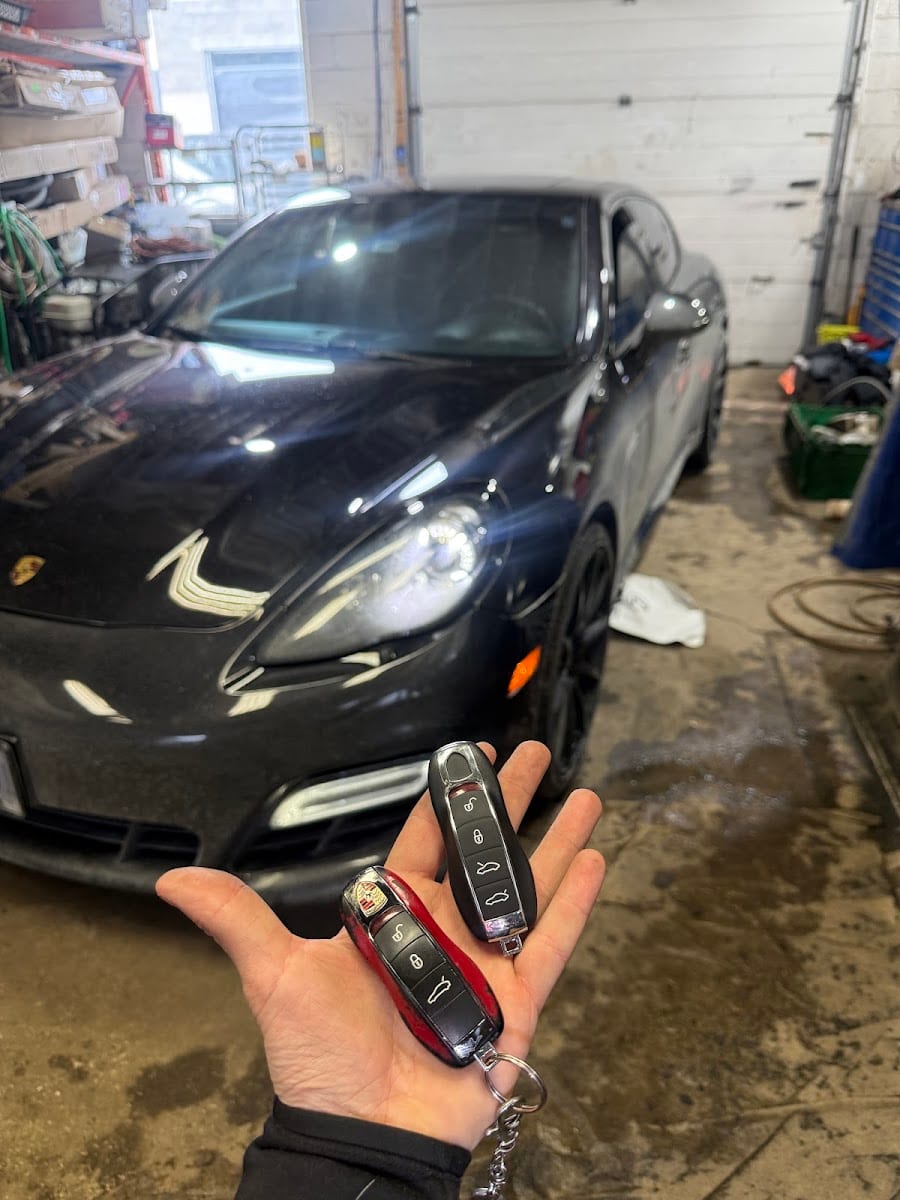 Universal Auto Techs, photo 3