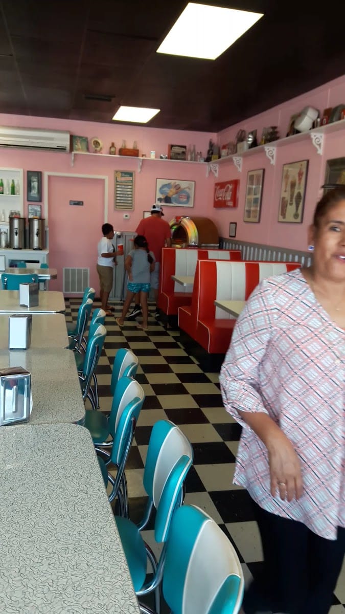 Holly Hop Ice Cream Shoppe, photo 3