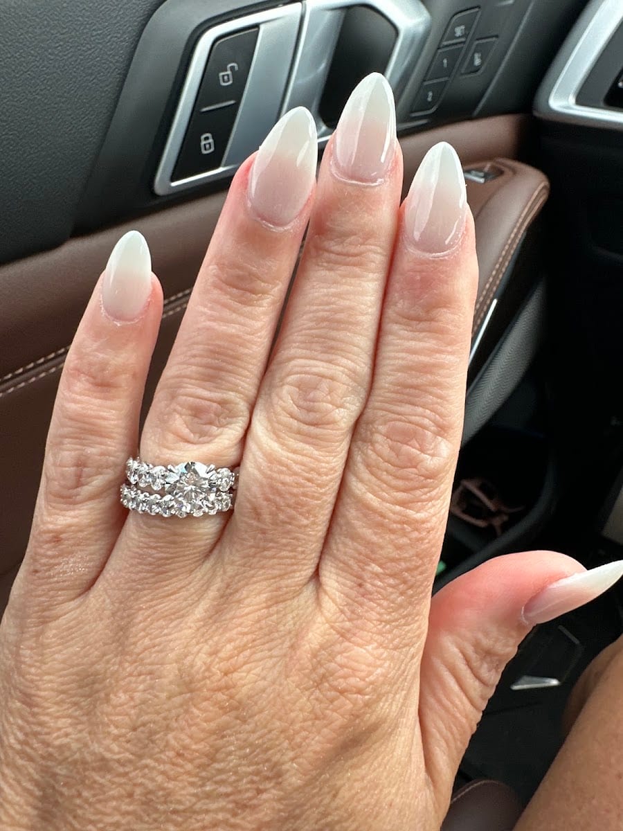 Luxe Nails