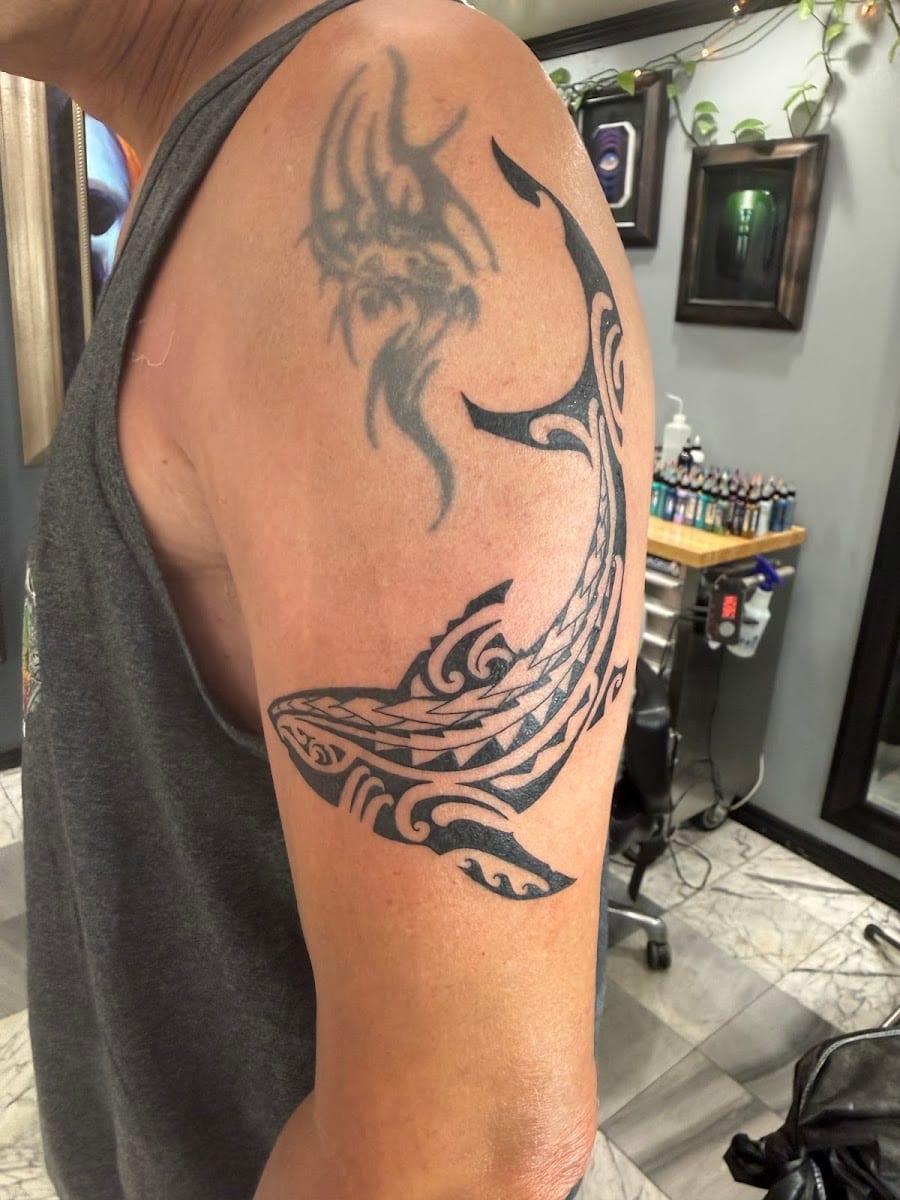 Hawaii Tattoo Artist Joshua Flinn, photo 4