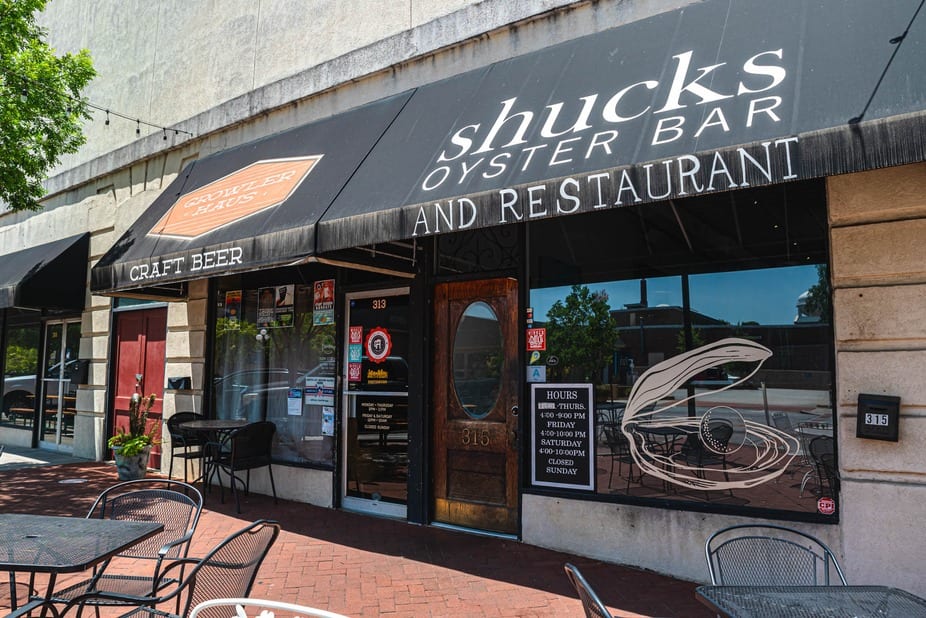 Shucks Oyster Bar, photo 2