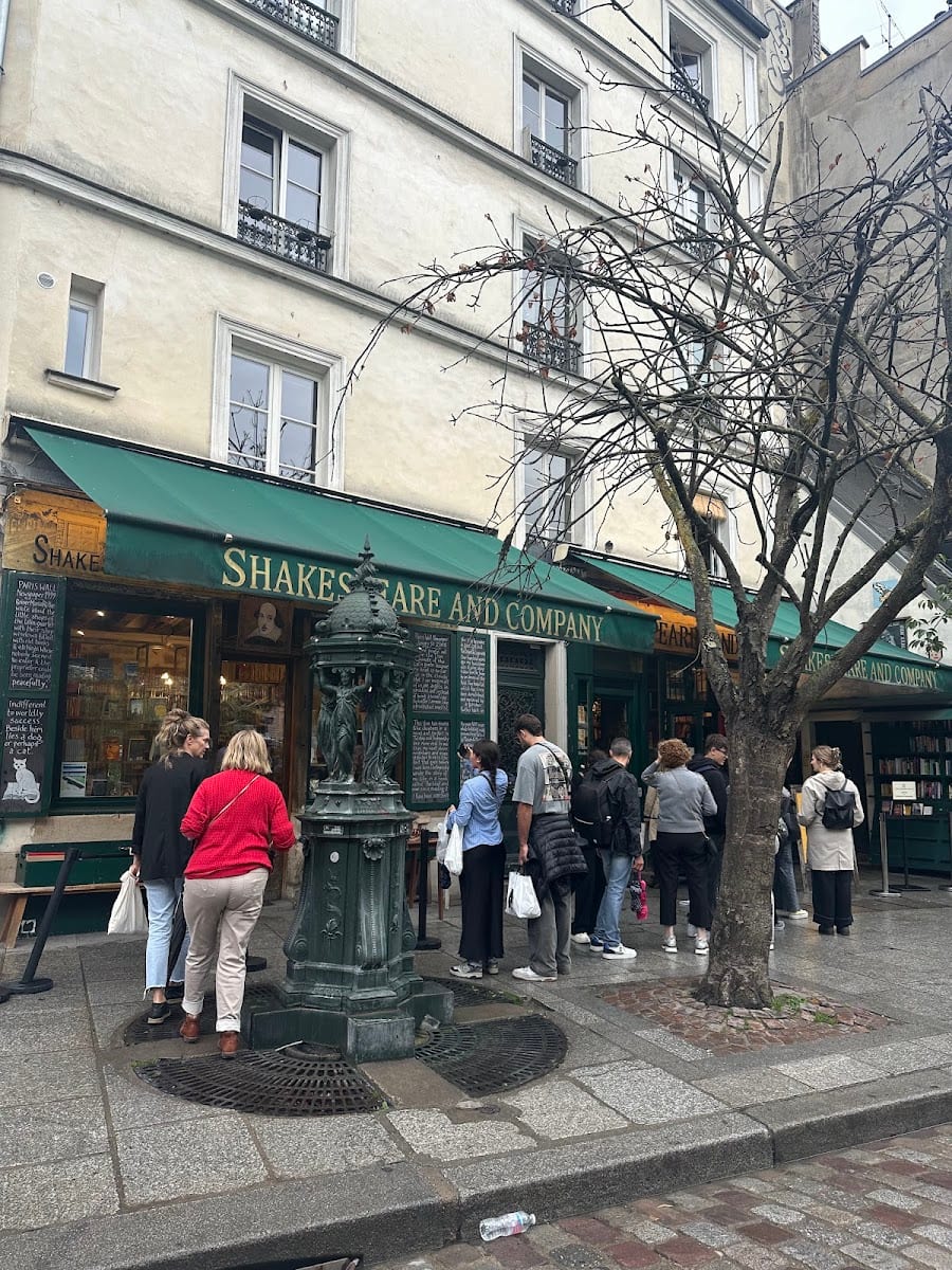 Shakespeare and Company Café