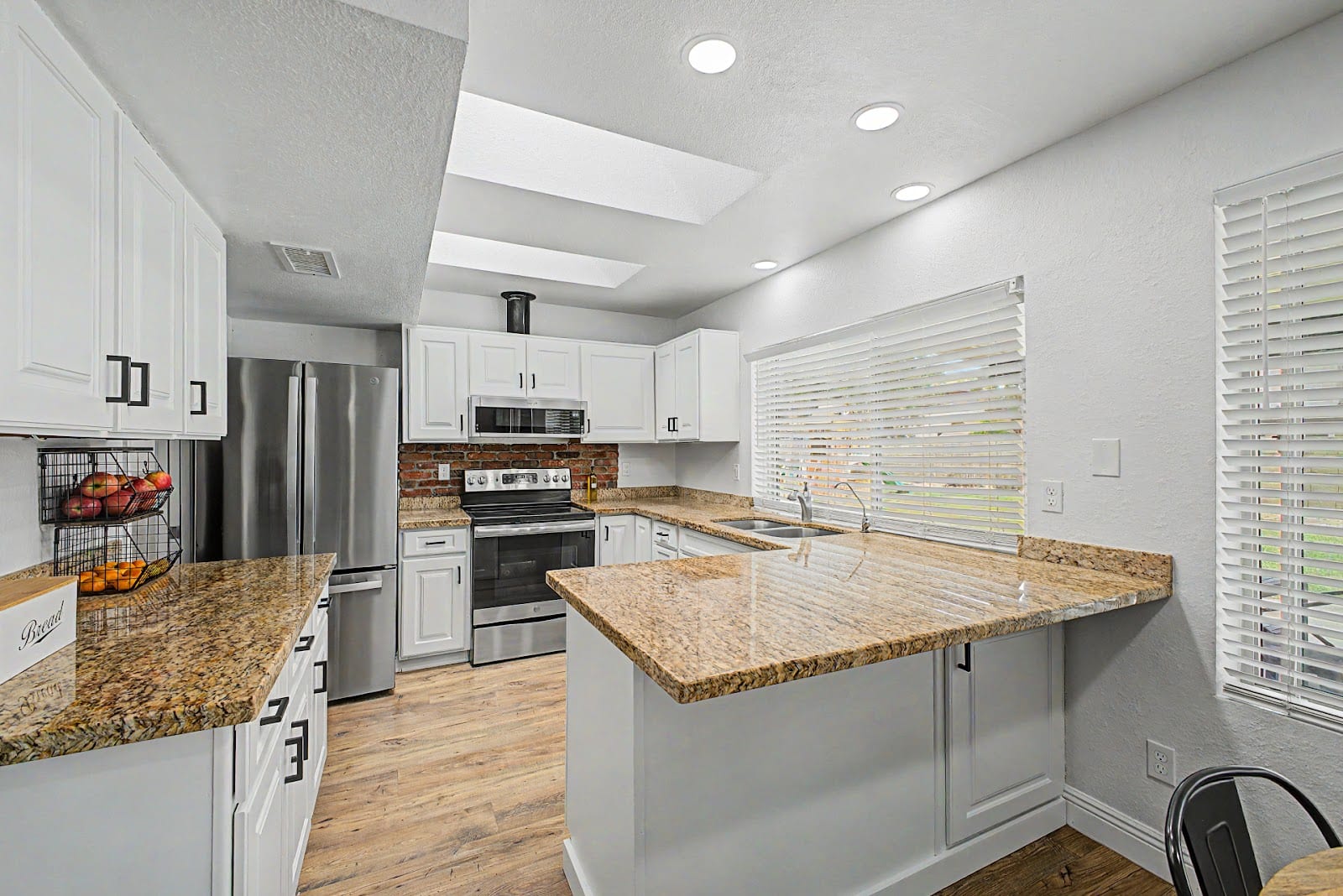 Jonelle Abbott Scottsdale Real Estate Agent, photo 2