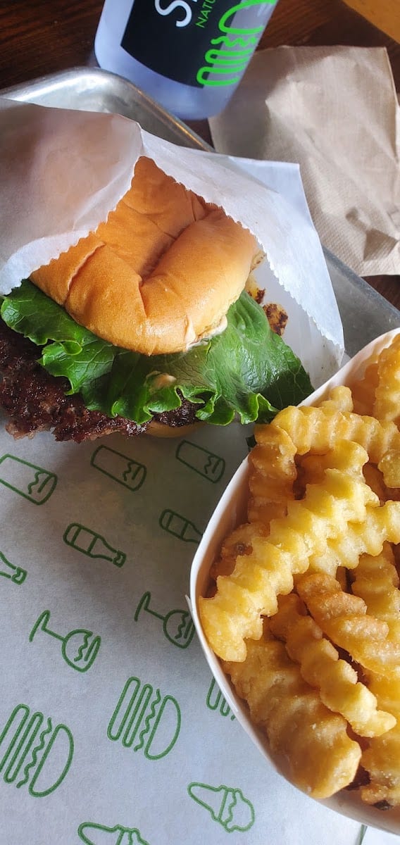 Shake Shack Garden State Plaza, photo 4