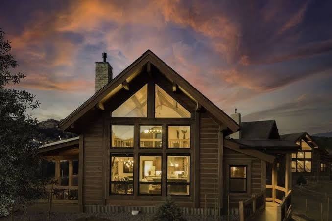 Lake Front! Mtn/Lake Views,HotTub,Gas FirePit,Walking Trail to town & shopping, photo 2