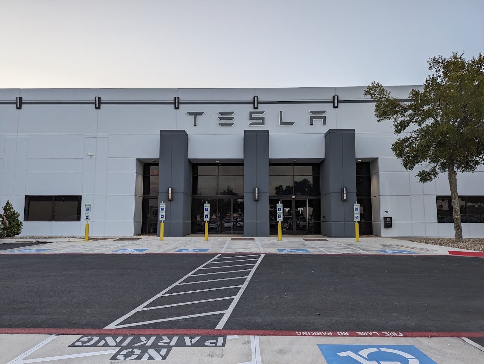 Tesla Collision Austin, photo 3