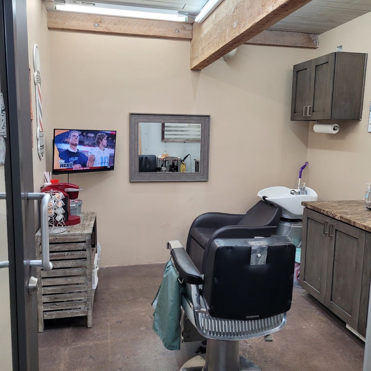 Barber Styling Shop For Men