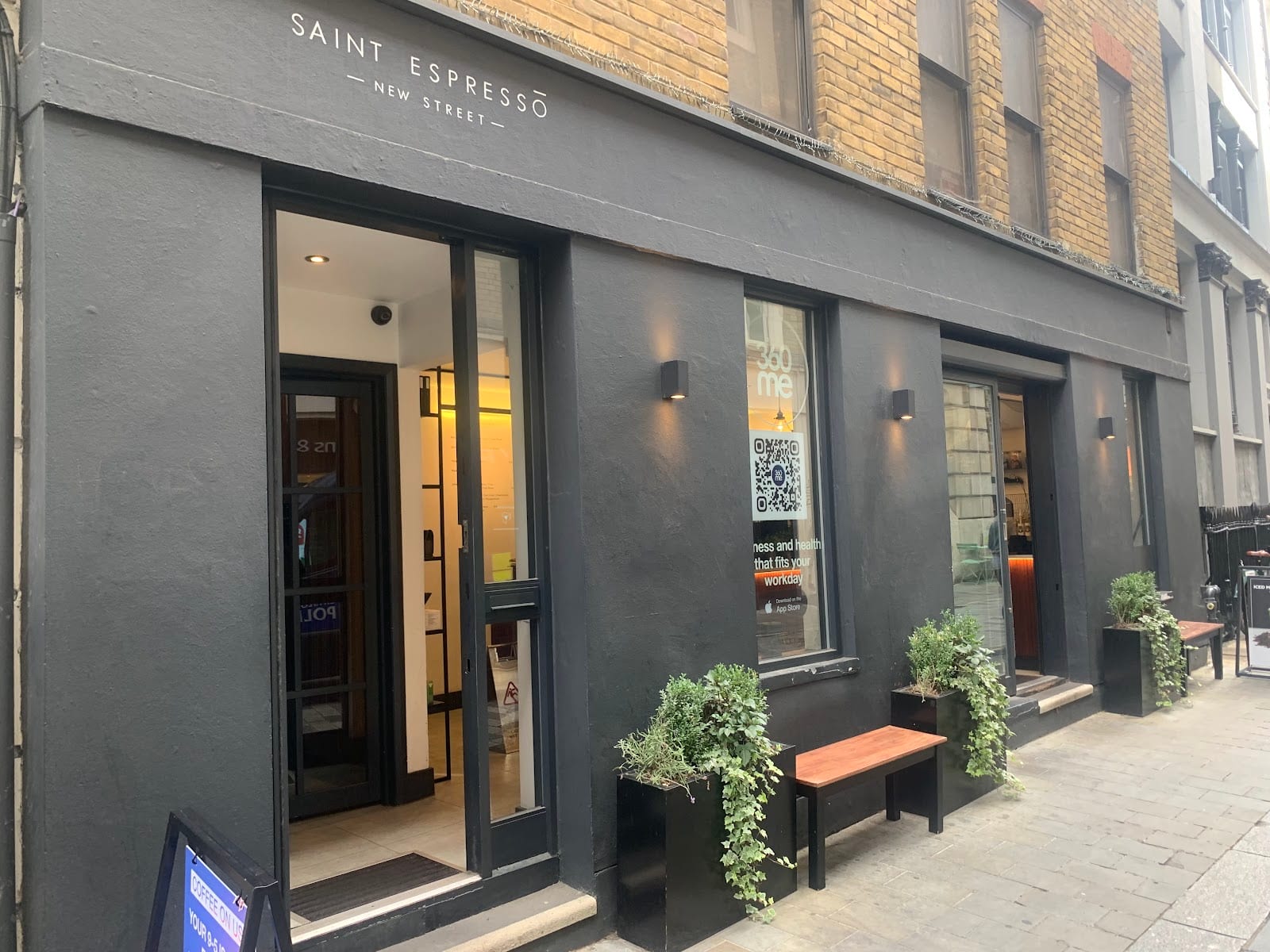 Saint Espresso - New Street, photo 2