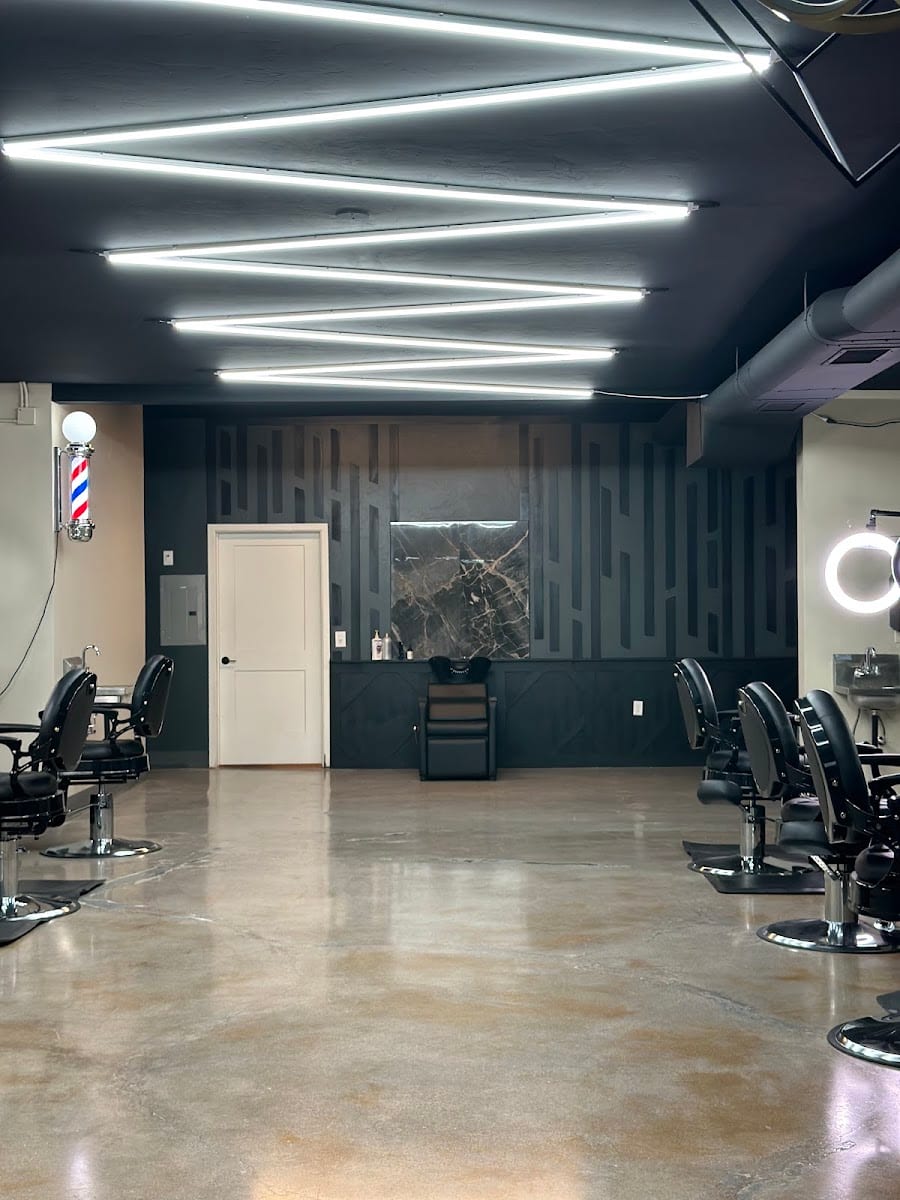 Affluent Barbers, photo 2