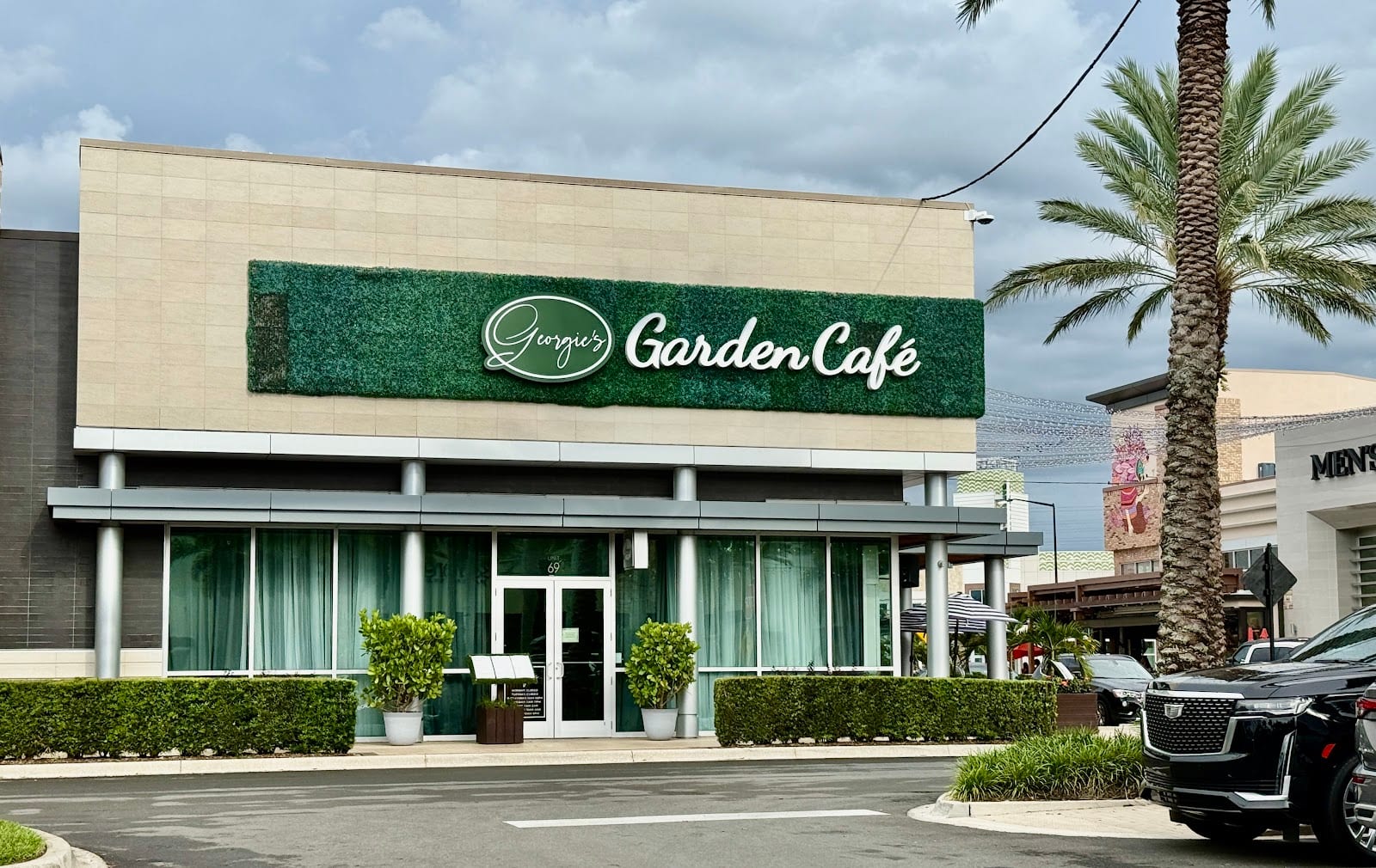 Georgies UTC Restaurant & Bar