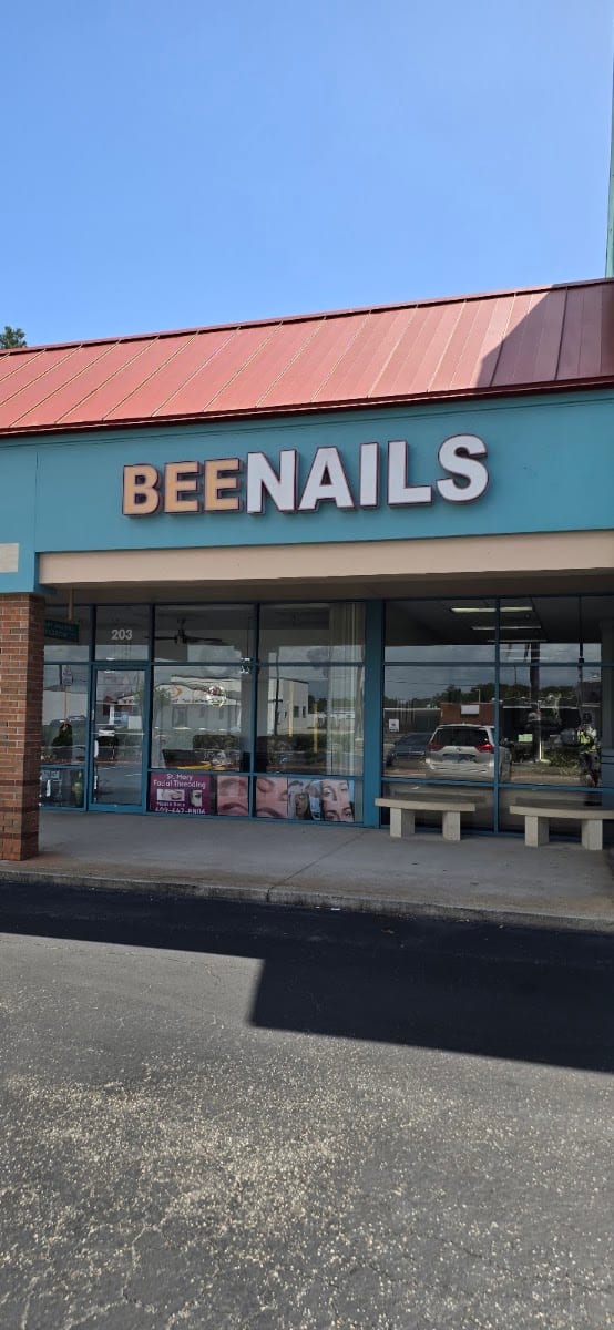Bee Nails