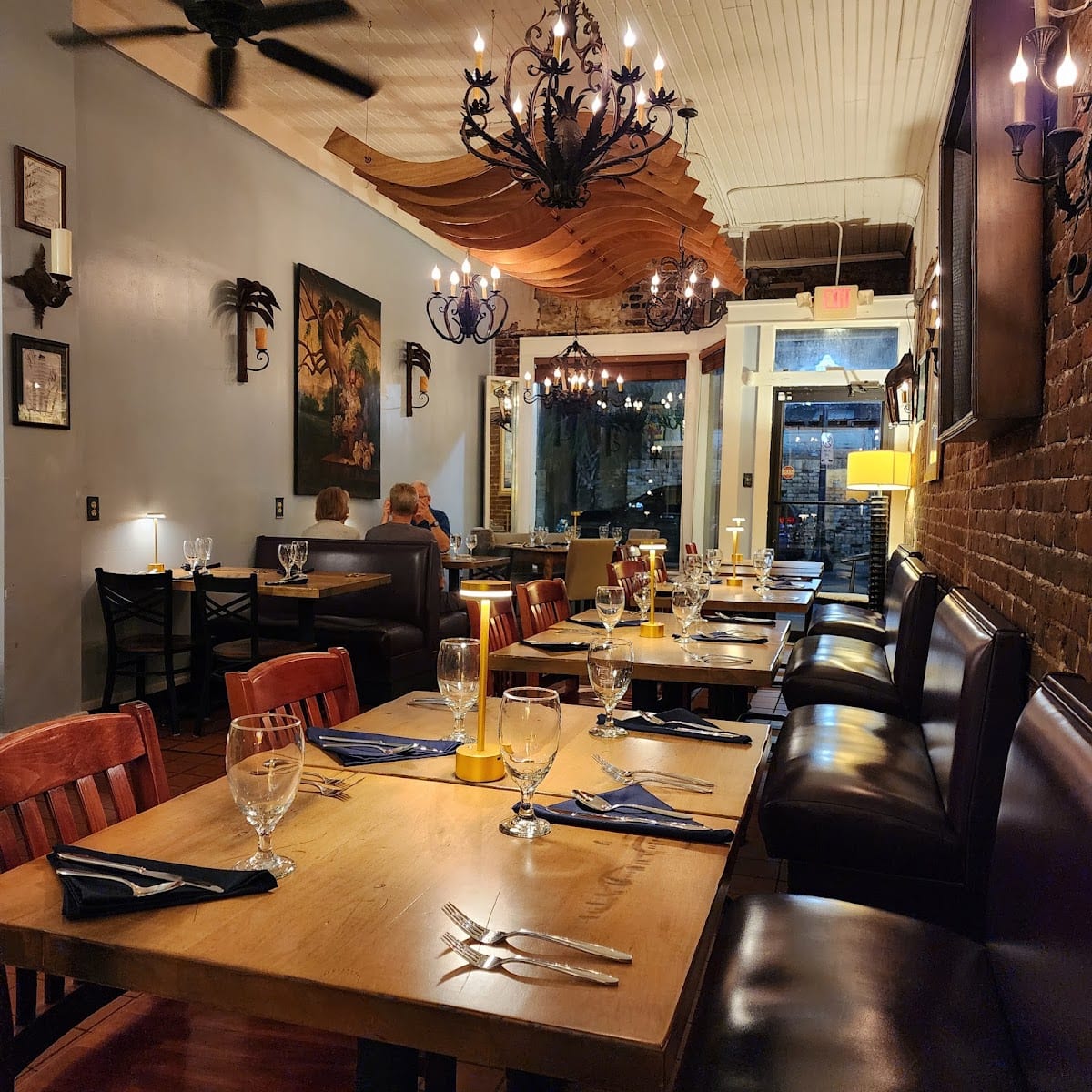 Penton’s Bistro & The King Bleu Corner Bar