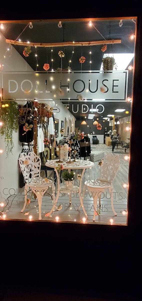 Dollhouse Hair Studio, photo 4
