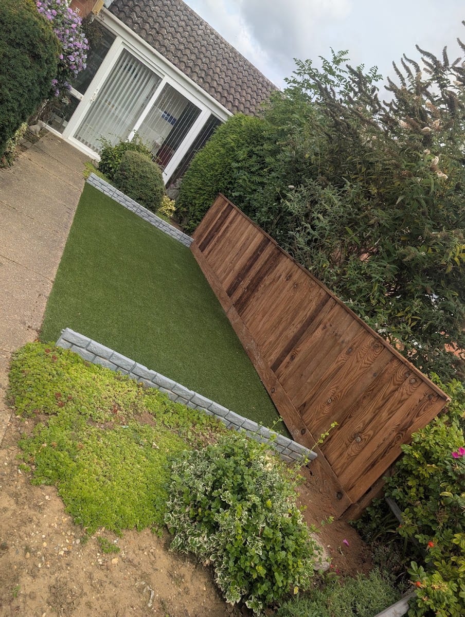 D M Fencing and Landscapes, photo 4