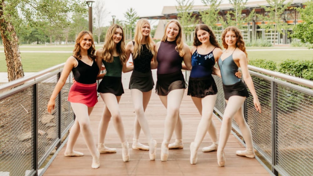 Dancers' Corner, photo 2