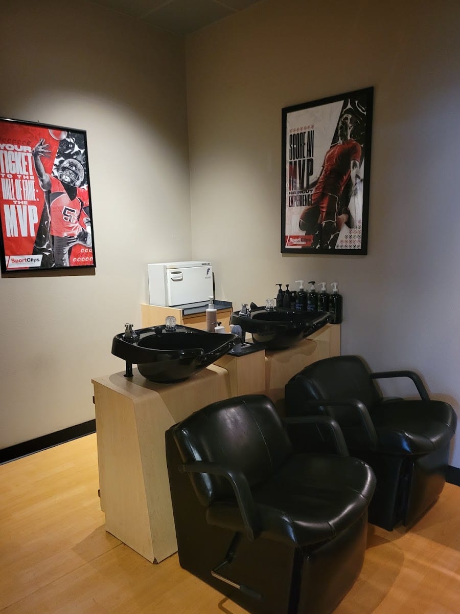 Sport Clips Haircuts of Logan Crossing, photo 3