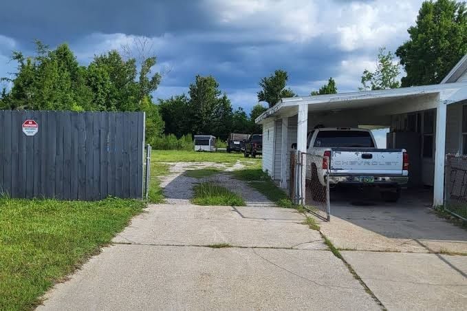 Modern Home ¤ Close to Shopping, Dining Downtown! Outdoor dinning Fireplace!