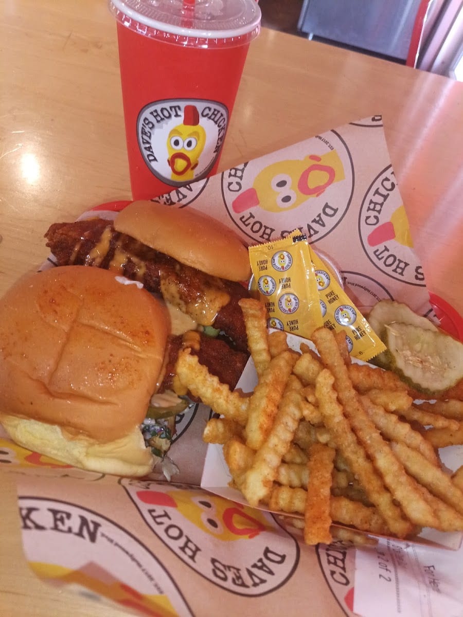 Dave's Hot Chicken, photo 3