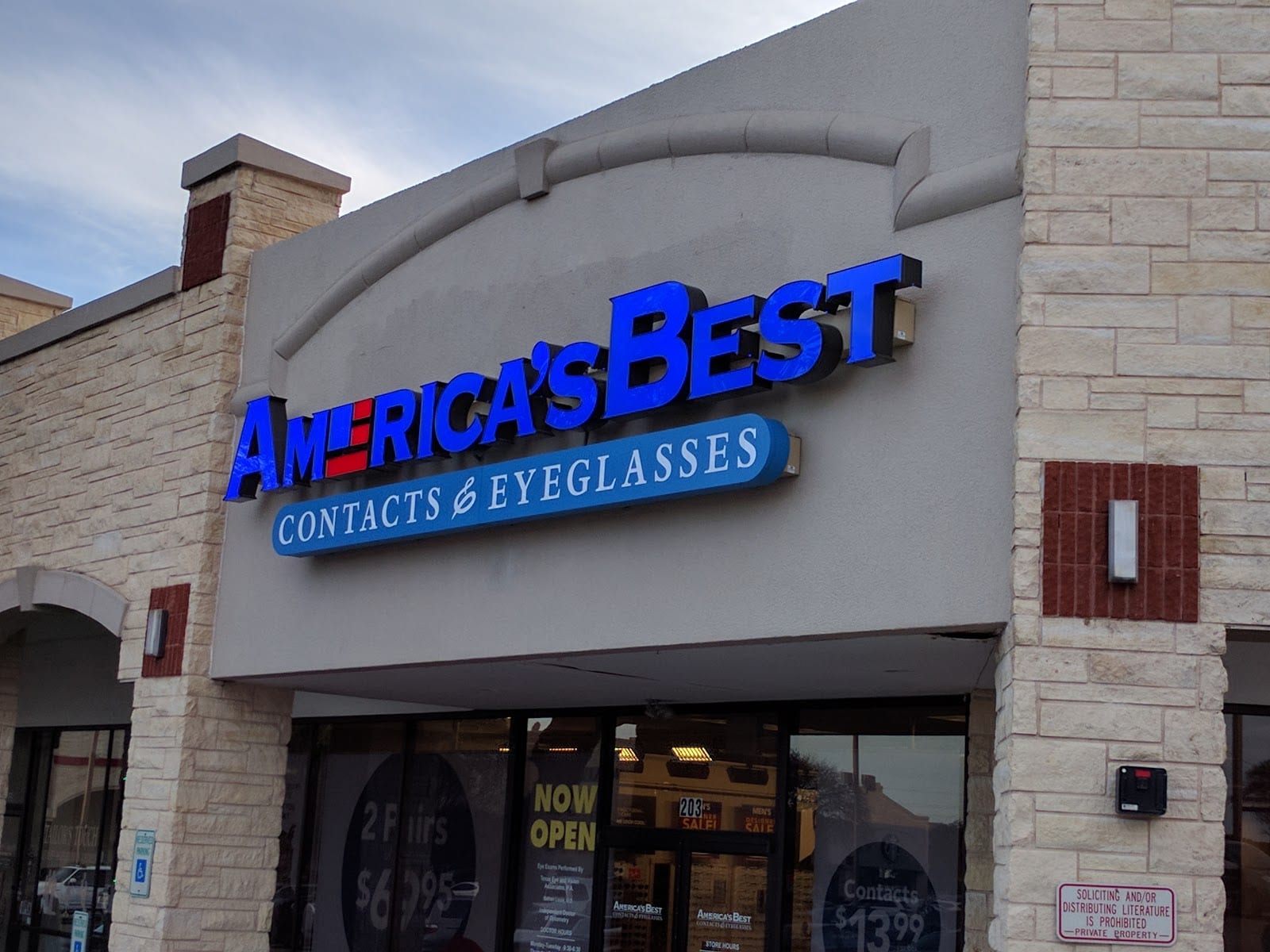 America's Best Contacts & Eyeglasses