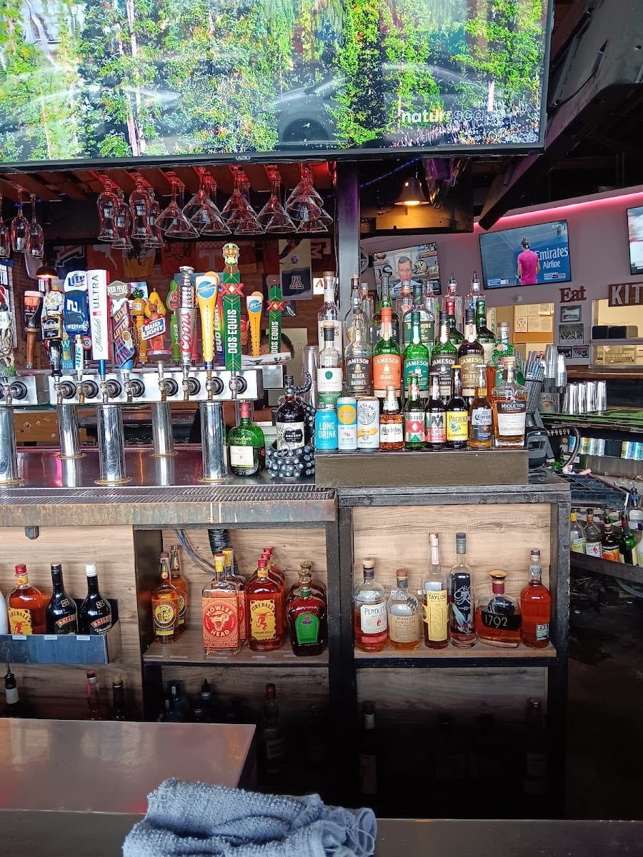 O’Malley’s Bar & Grill, photo 2