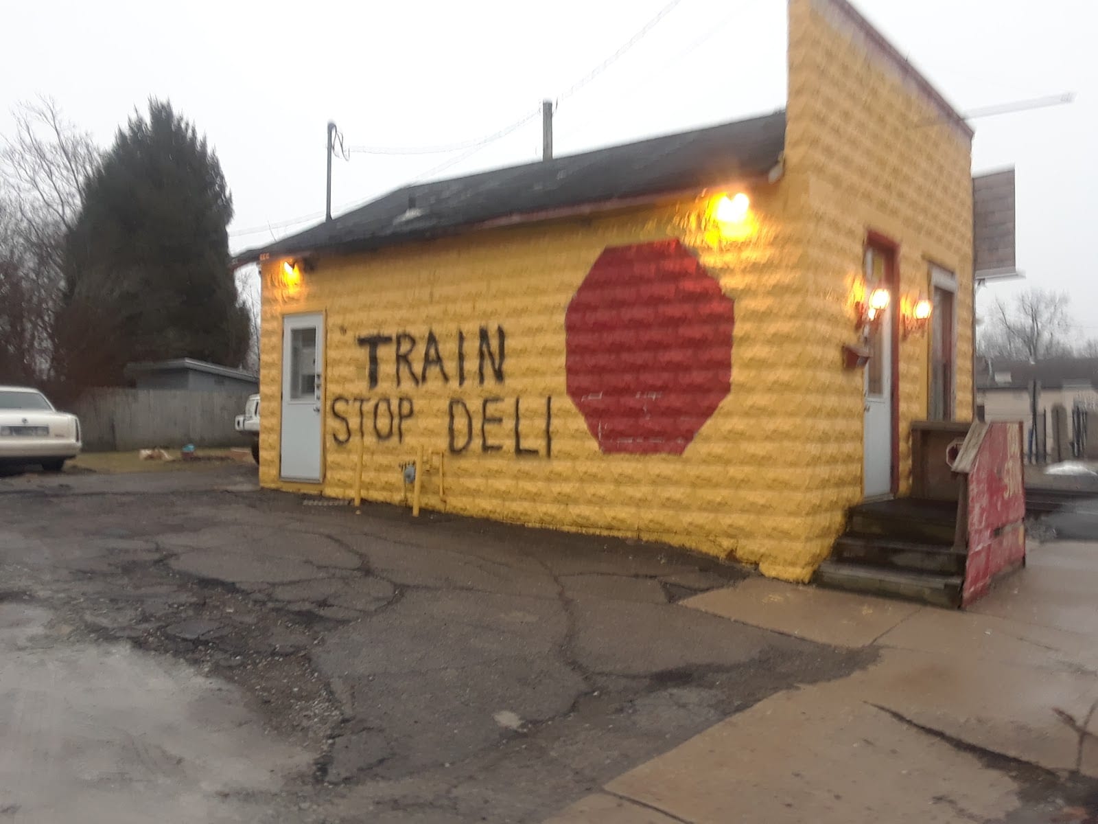 TRAIN STOP DELI, photo 2
