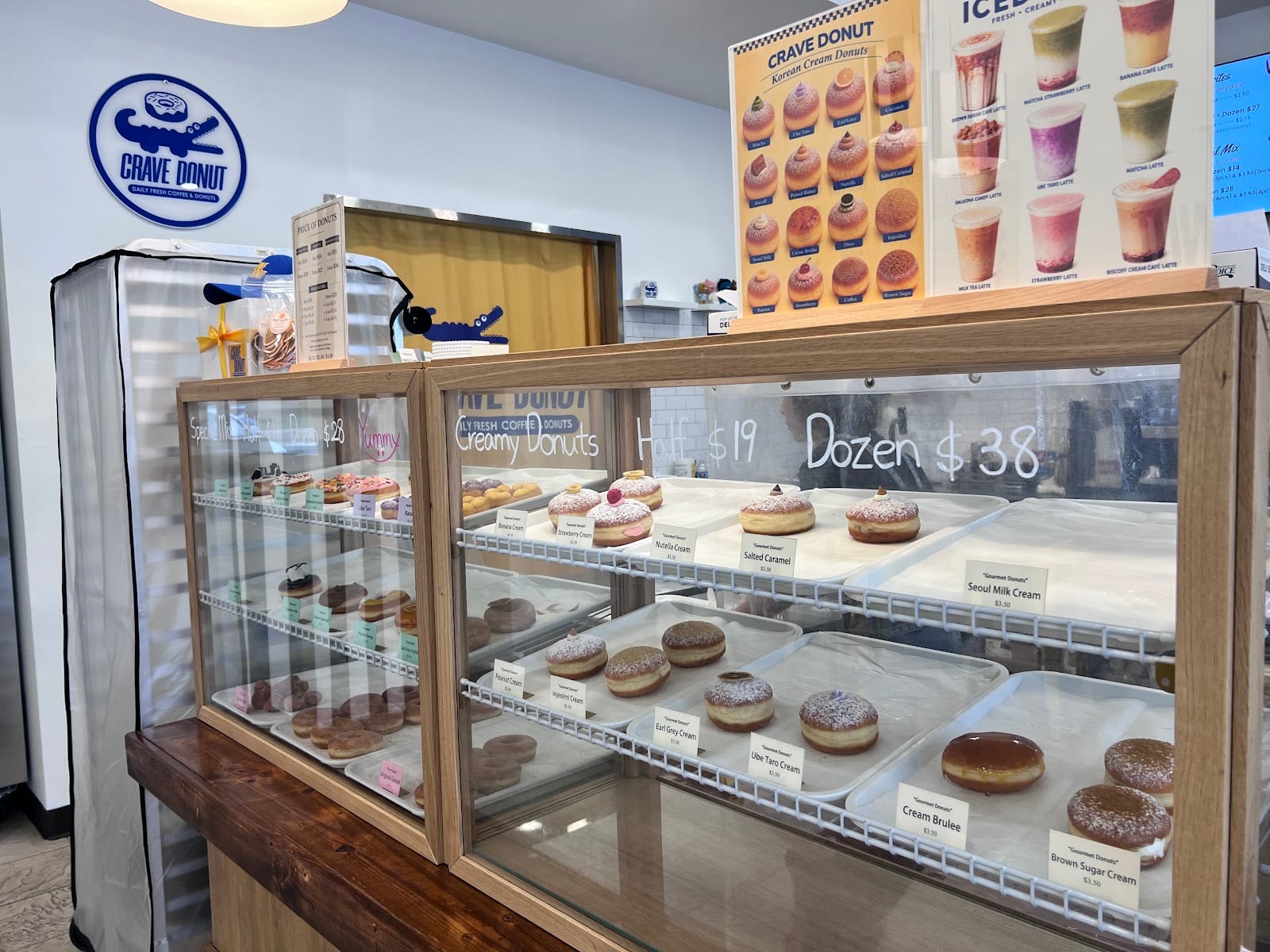 CRAVE DONUT