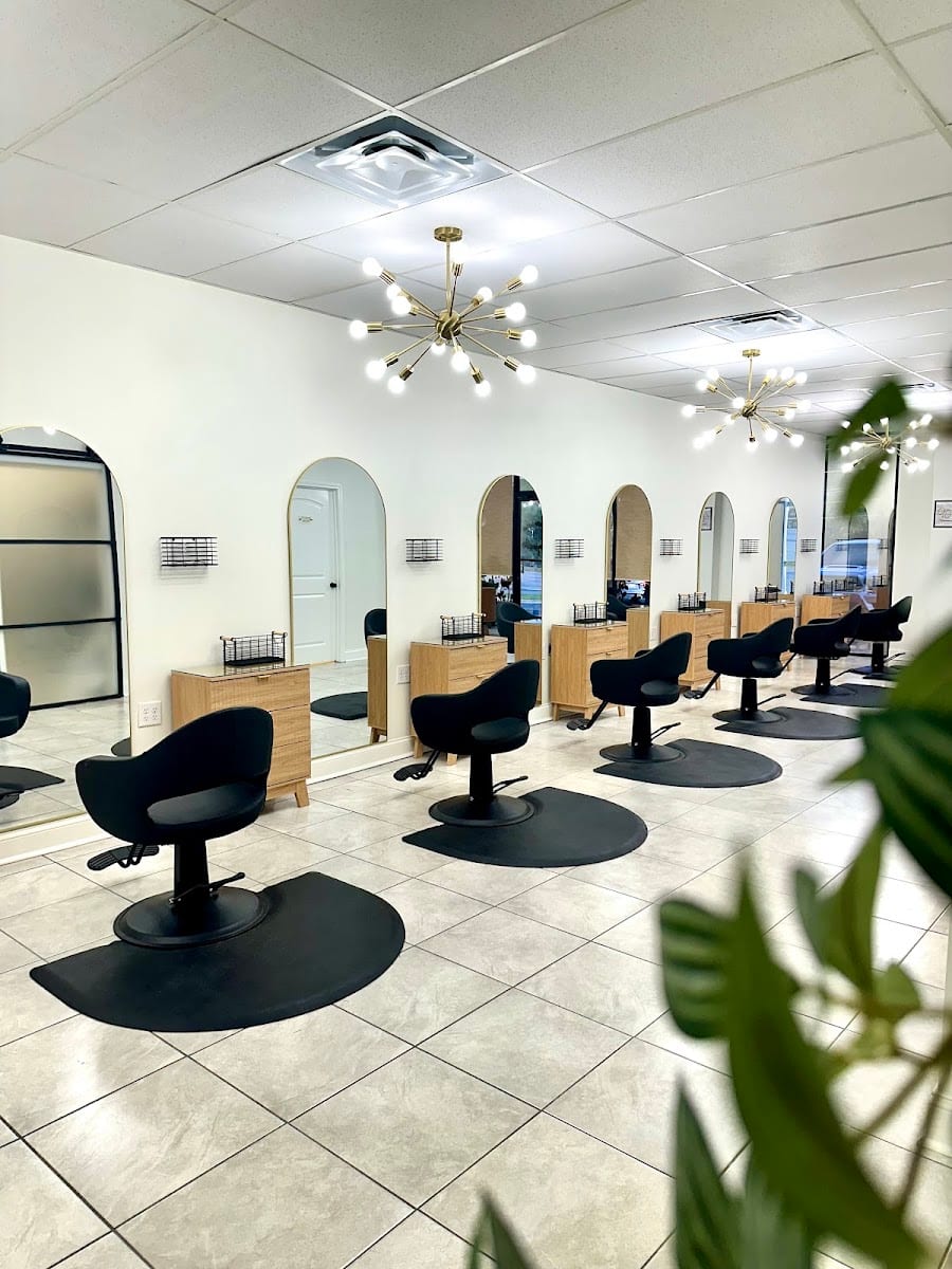 Brush of Bronze Salon & Co, photo 2