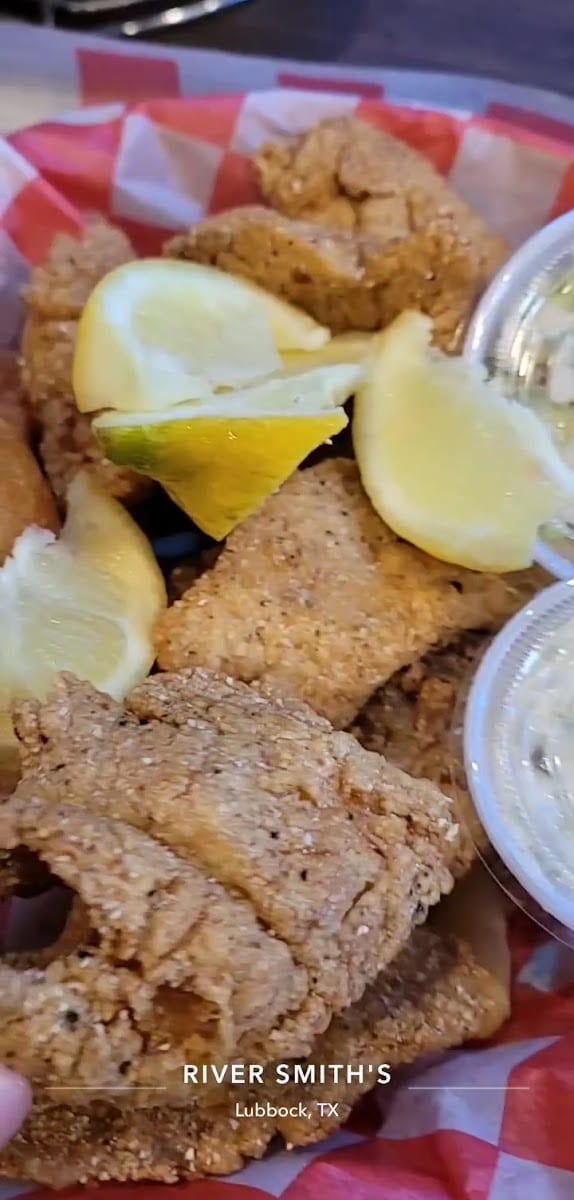 River Smith's Chicken & Catfish, photo 3