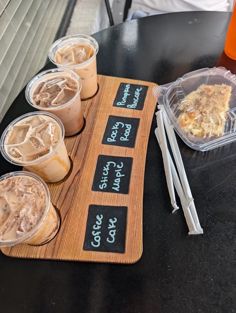 Maple Bakery & Coffee House, photo 4