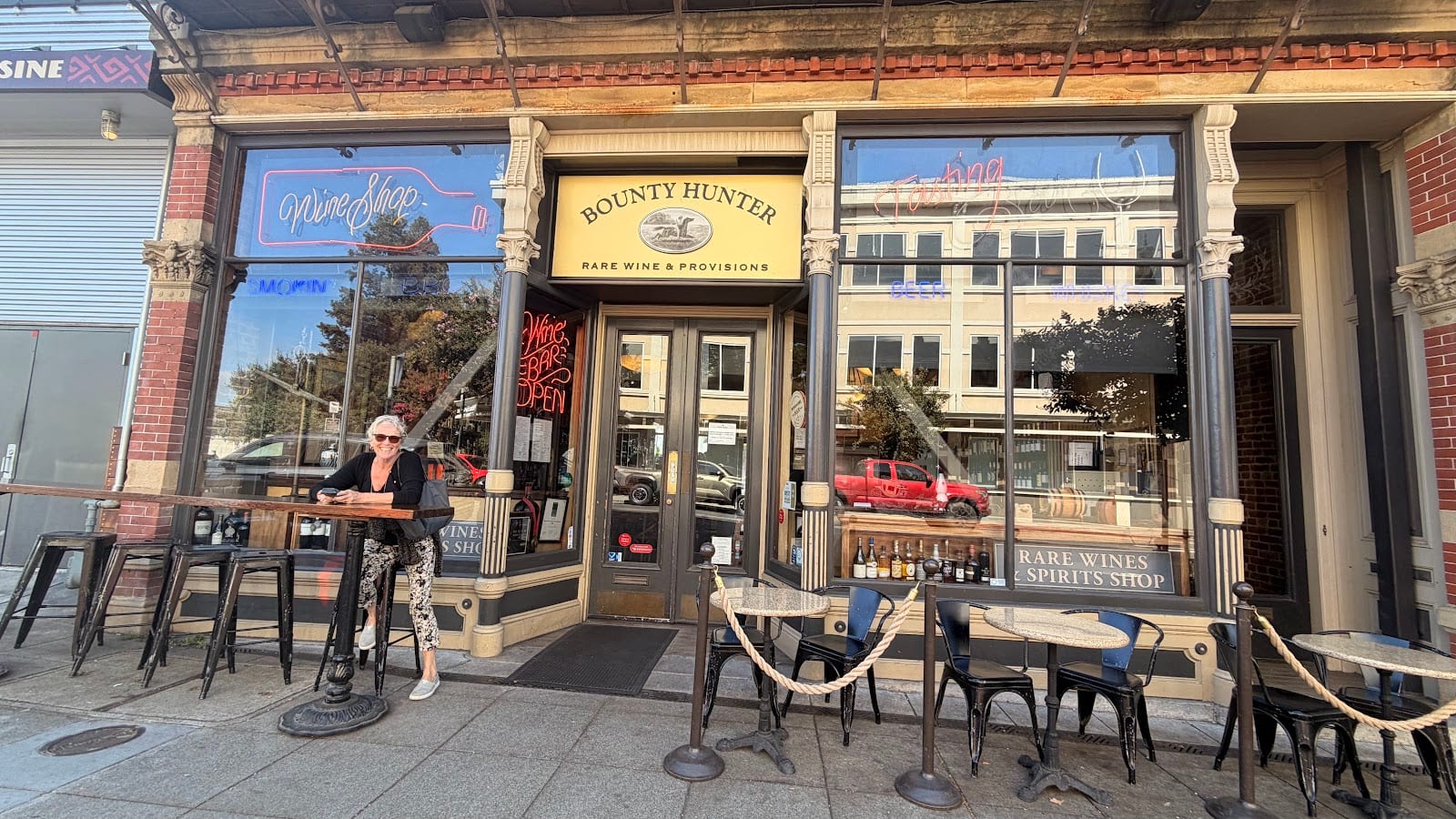 Bounty Hunter Wine Bar & Smokin' BBQ, photo 2