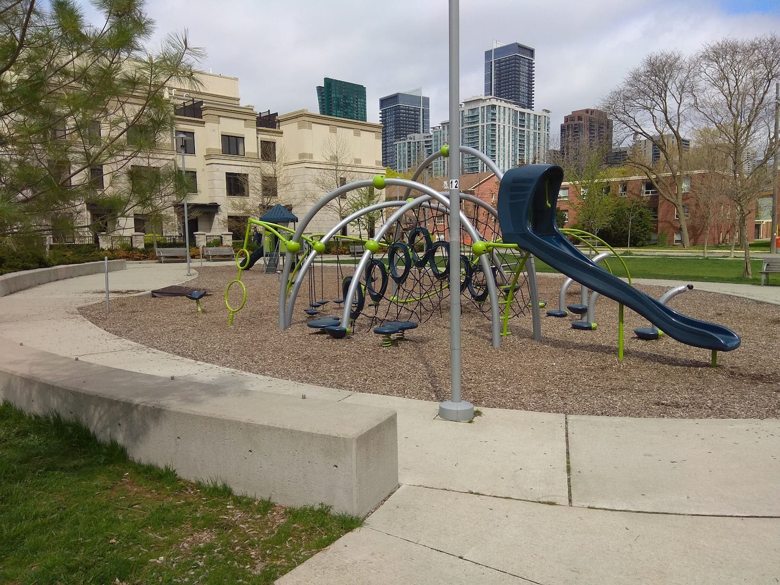 Avondale Park, photo 3