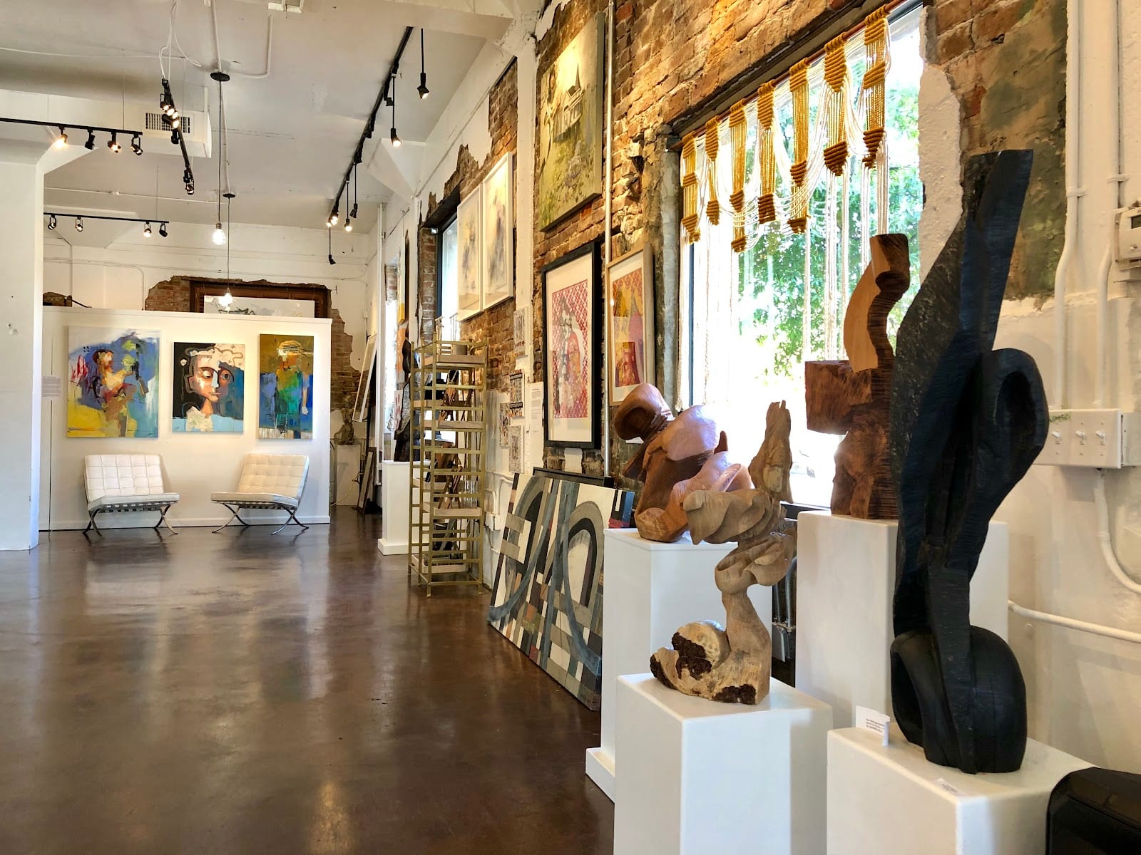 M2 Gallery
