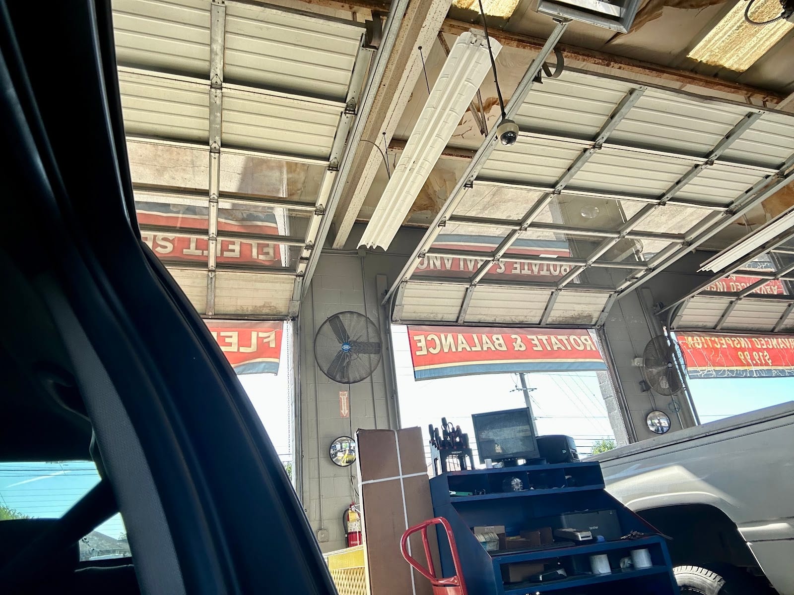 Express Oil Change & Tire Engineers, photo 3
