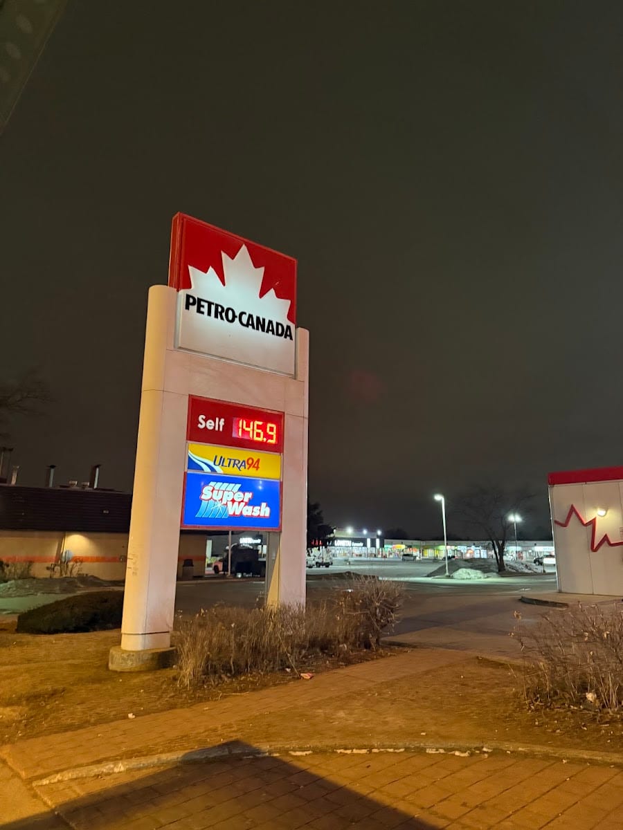 Petro-Canada & Car Wash, photo 3