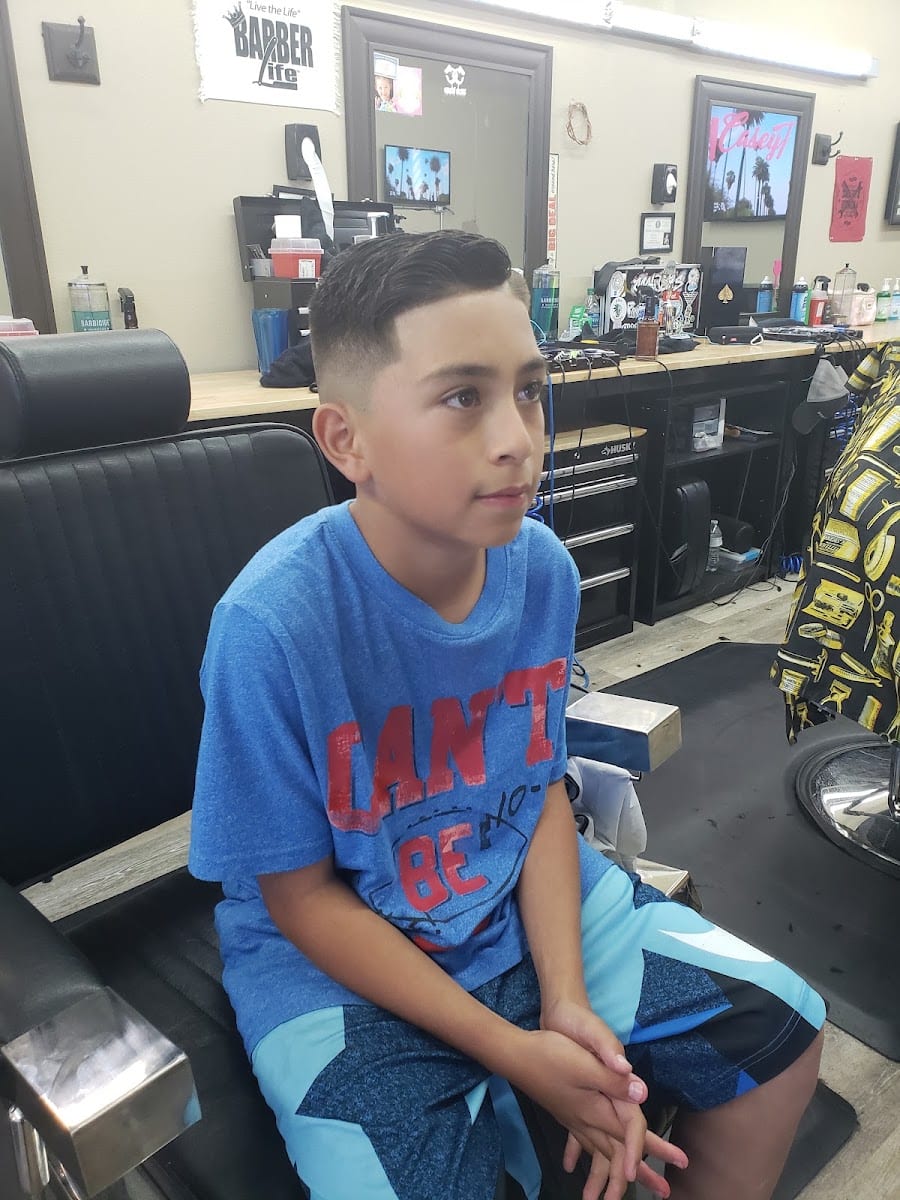 Flores barbershop LLC.