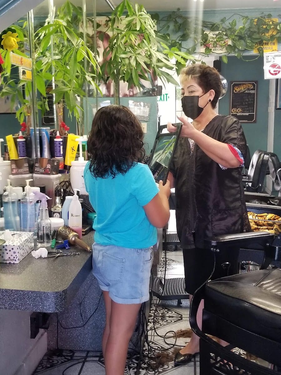 Elsa's Beauty Shop, photo 3