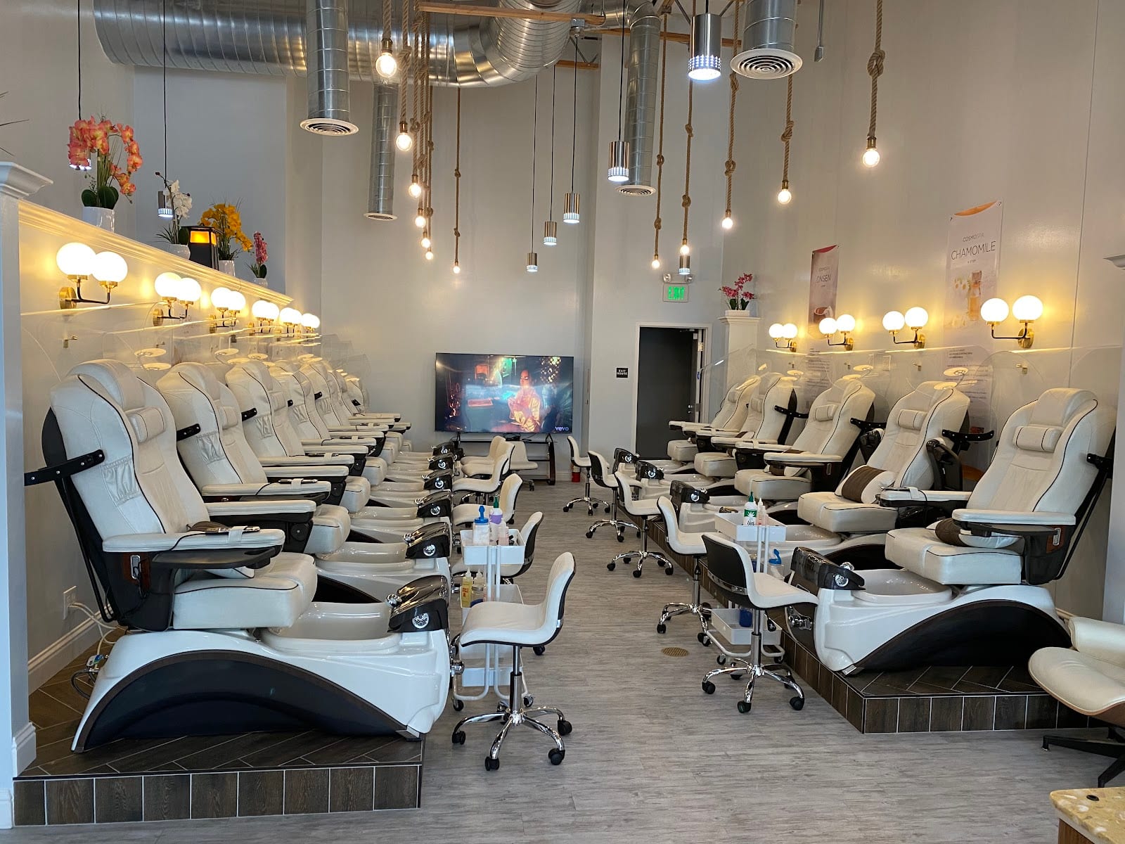 Organic Nail Bar