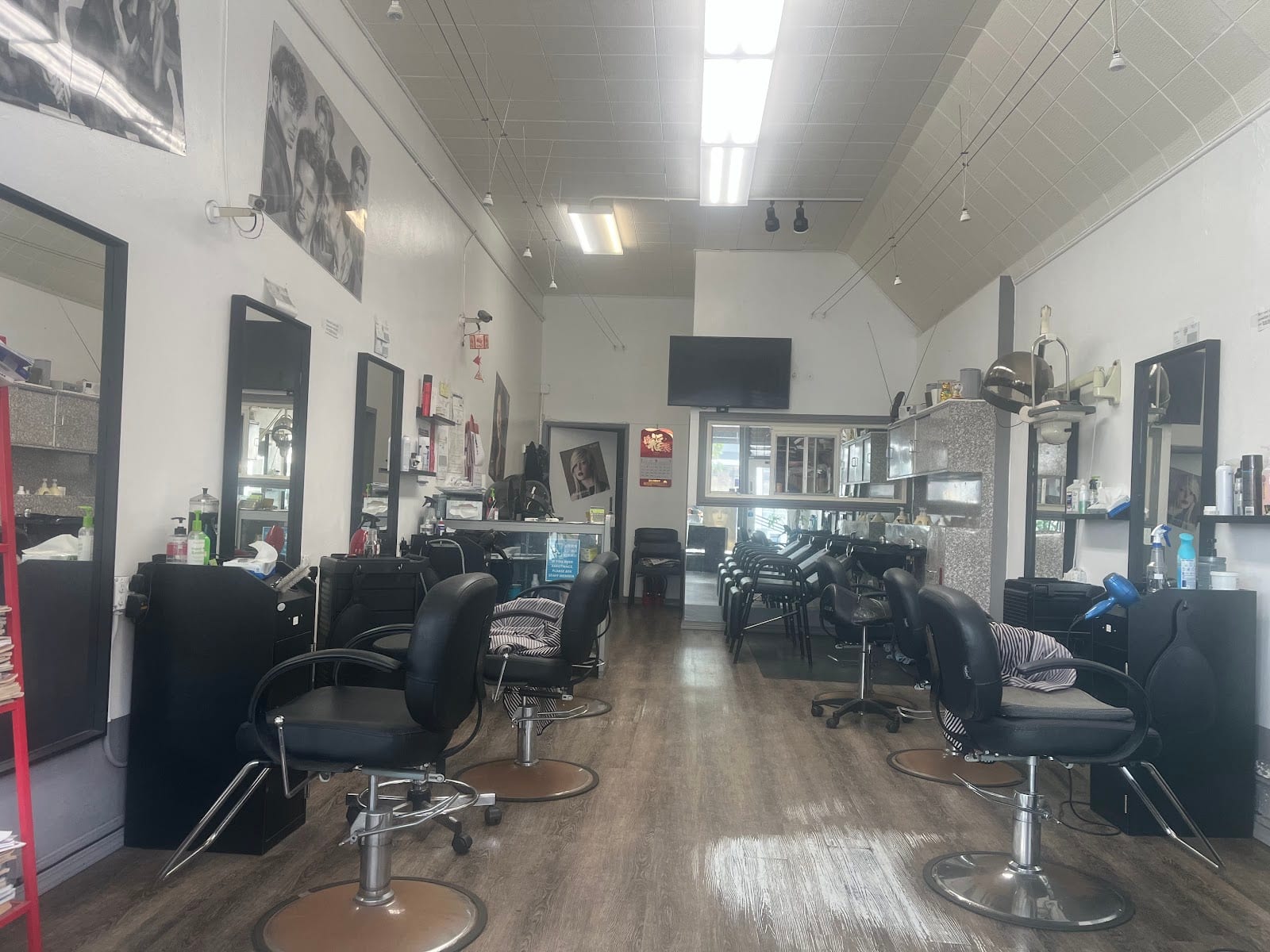 A and K hair salon