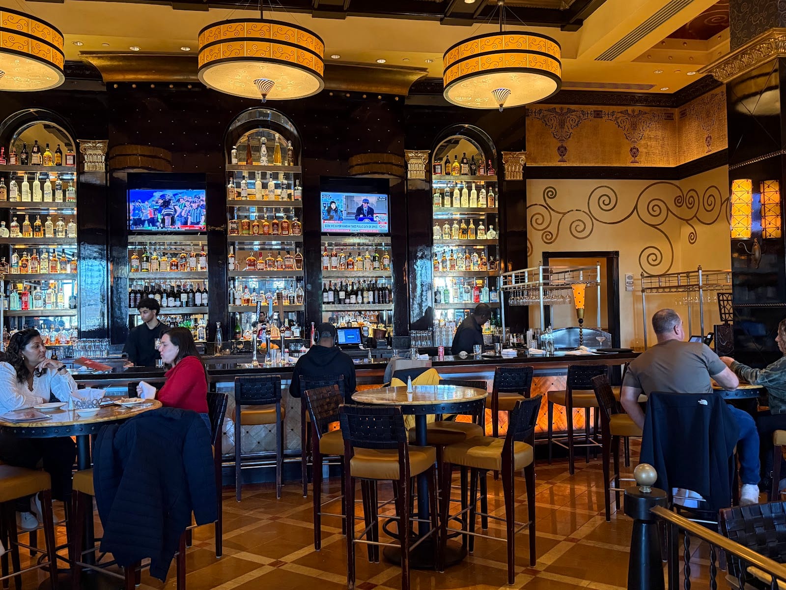 Grand Lux Cafe, photo 4