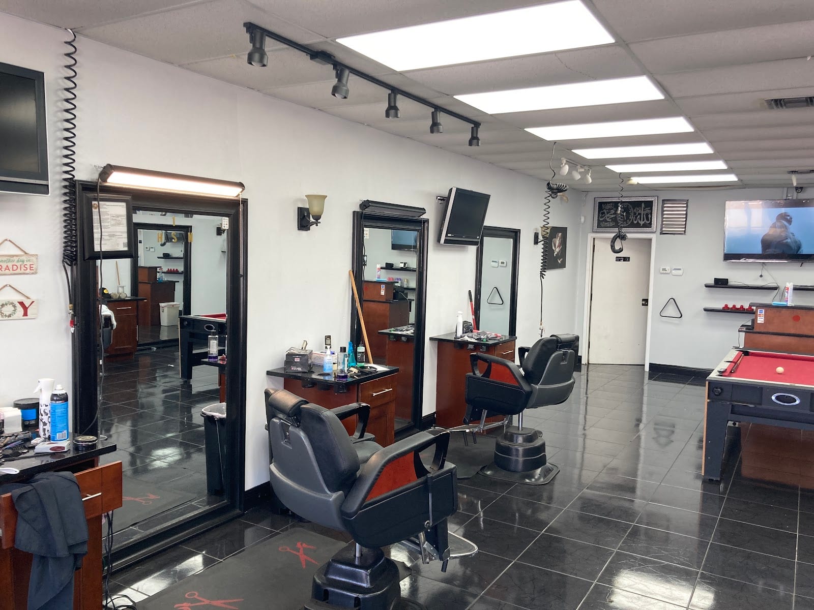 Hasan’z barbershop