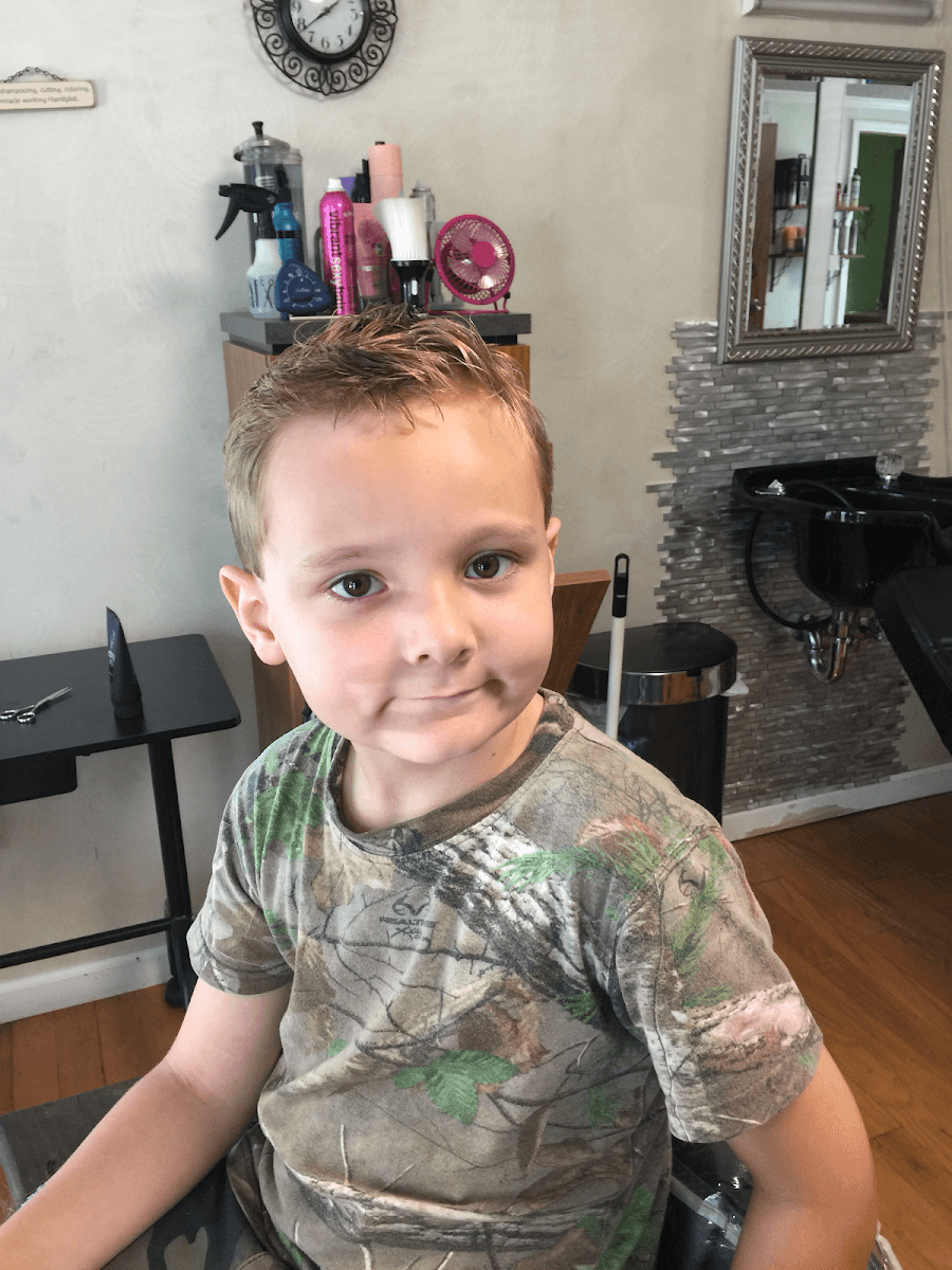 “Hey good lookin “ hair salon, photo 3