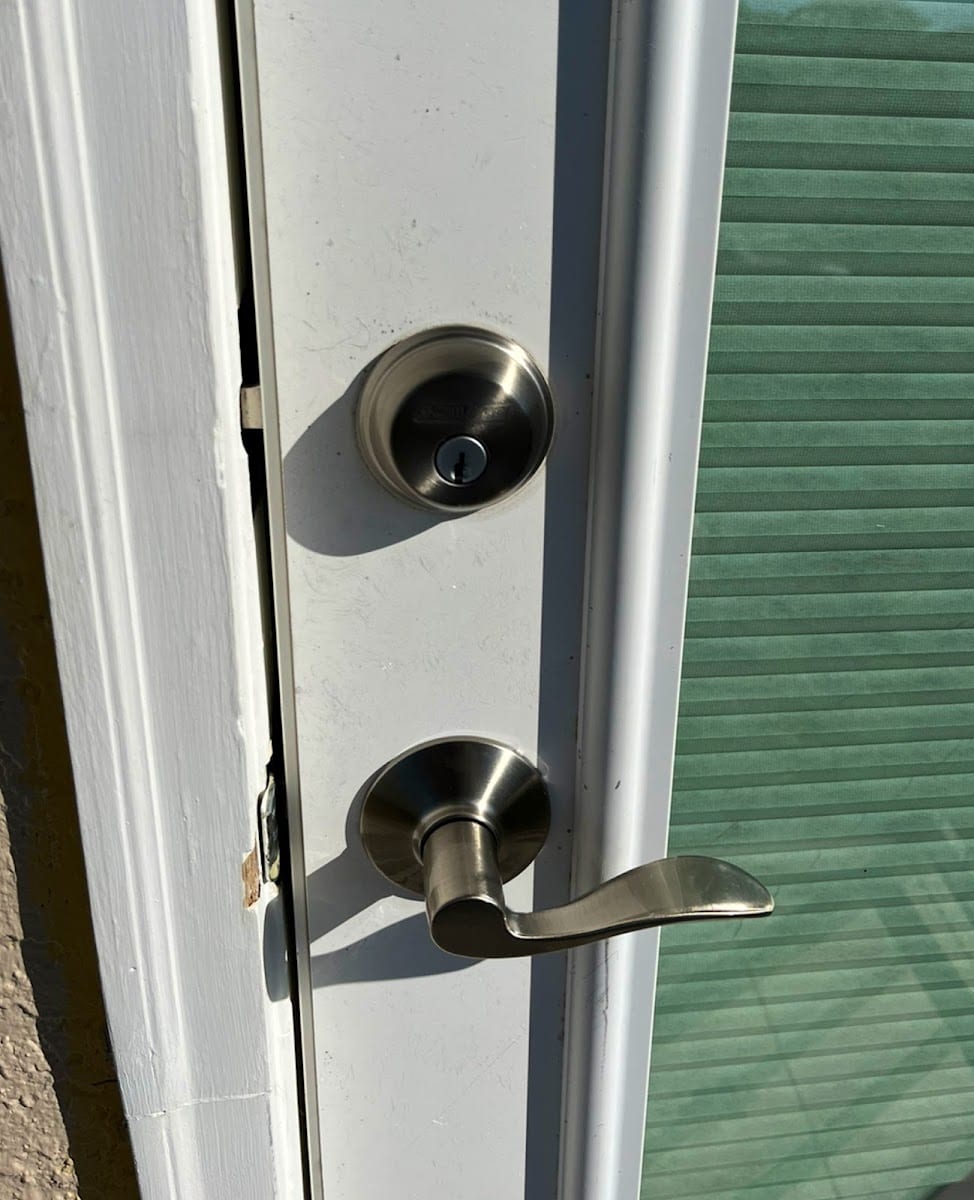 One Minute Lock & Key