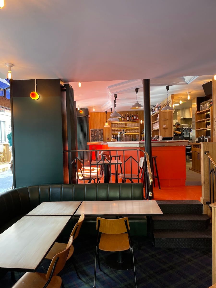 Au Petit Bar