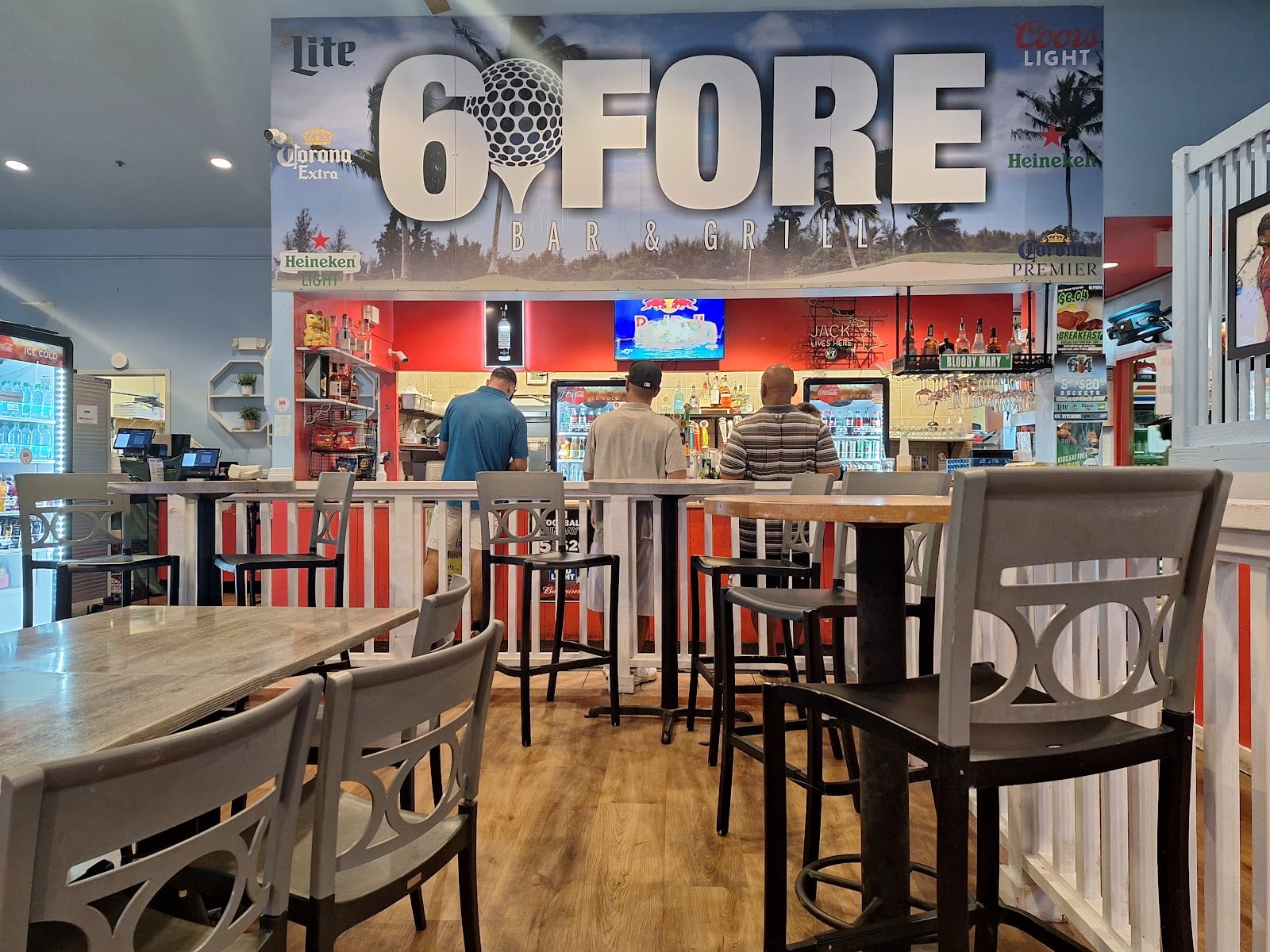 60Fore Bar & Grill, photo 2