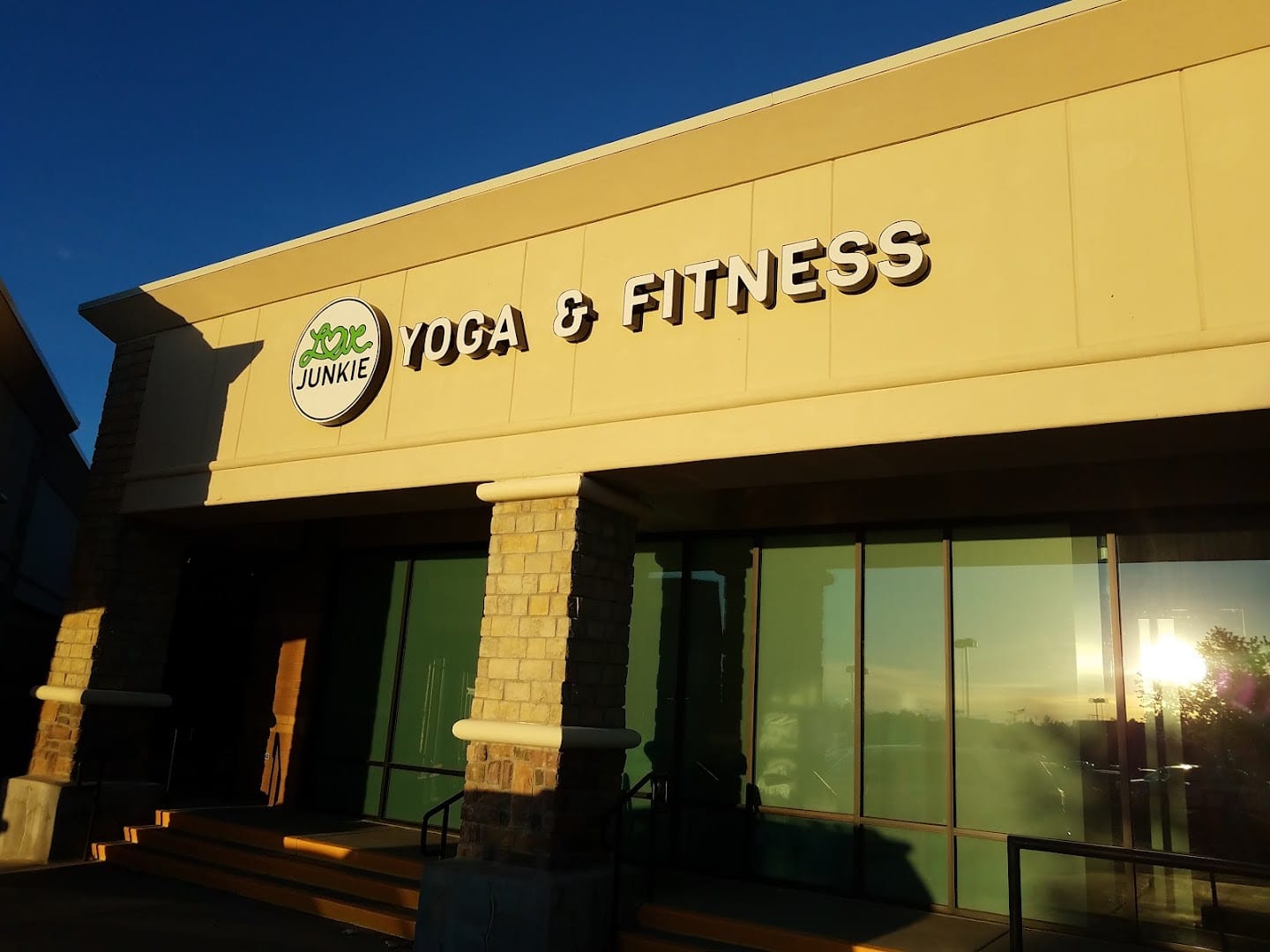 Love Junkie Yoga & Fitness, photo 3