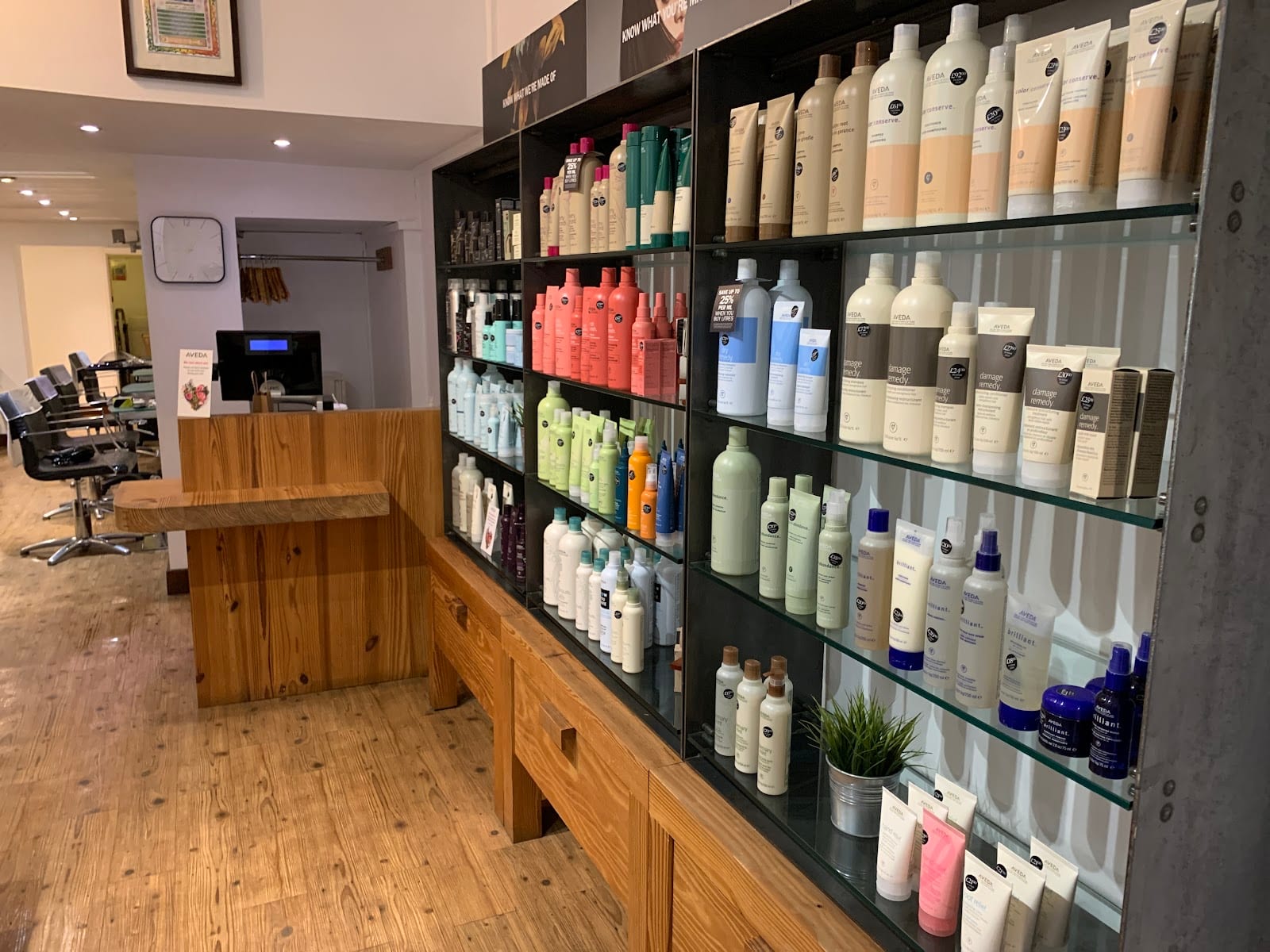 Salon SJ Limited, photo 2
