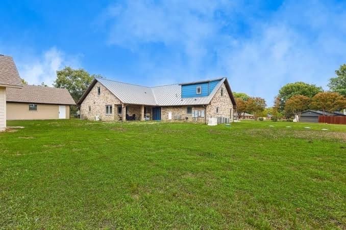Russwood Acres Estate ft Gym Cinema Pool Table - Vacation Home, photo 2