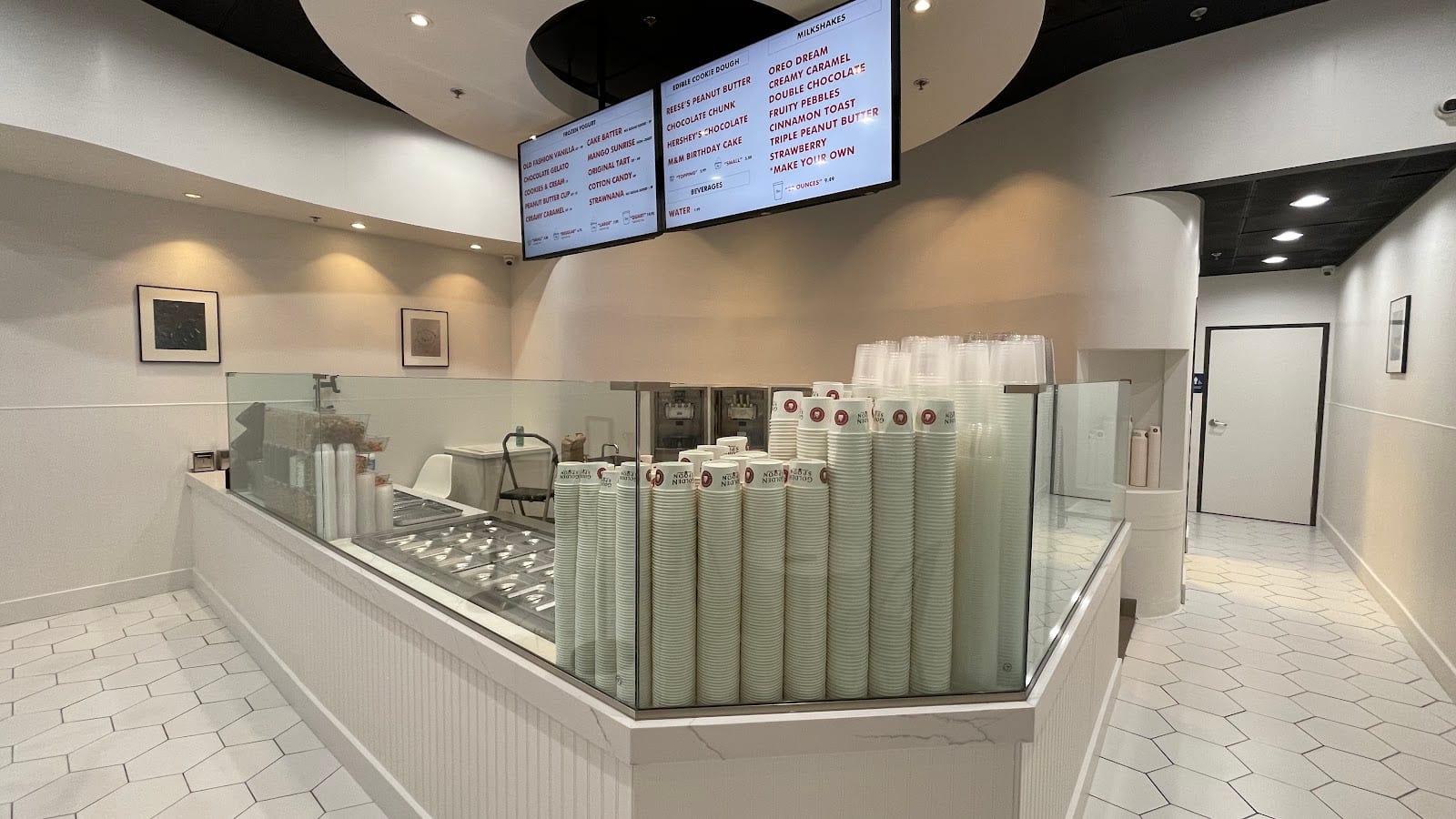 Golden Spoon Frozen Yogurt, photo 2